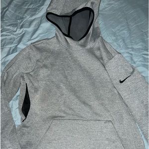 Nike women’s Drifit hoodie Sz L